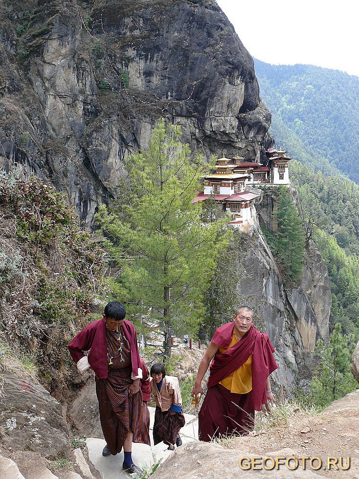 Бутан п. Королевство бутан. Королевство бутан непристойный Тибет. Королевство бутан в Гималаях. Бутан достопримечательности.